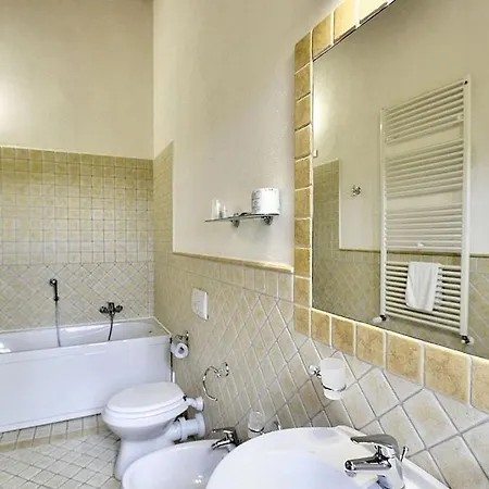 In Via Lippia Sleeps 3 With Pool And Air Con 콜레스트라다